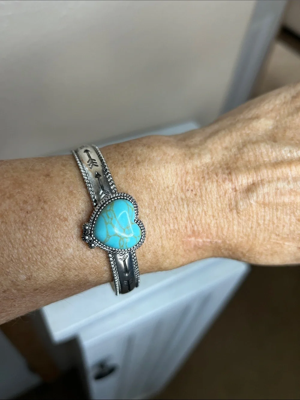 WESTERN Faux Turquoise Heart Silver-Tone Arrow Cuff Bracelet